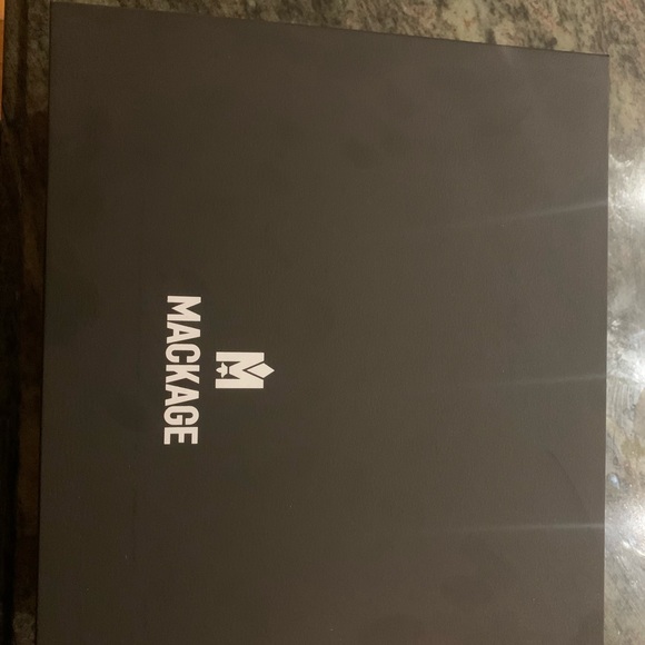 Mackage HERO-W boots size 40. NEVER WORN. - Picture 4 of 5